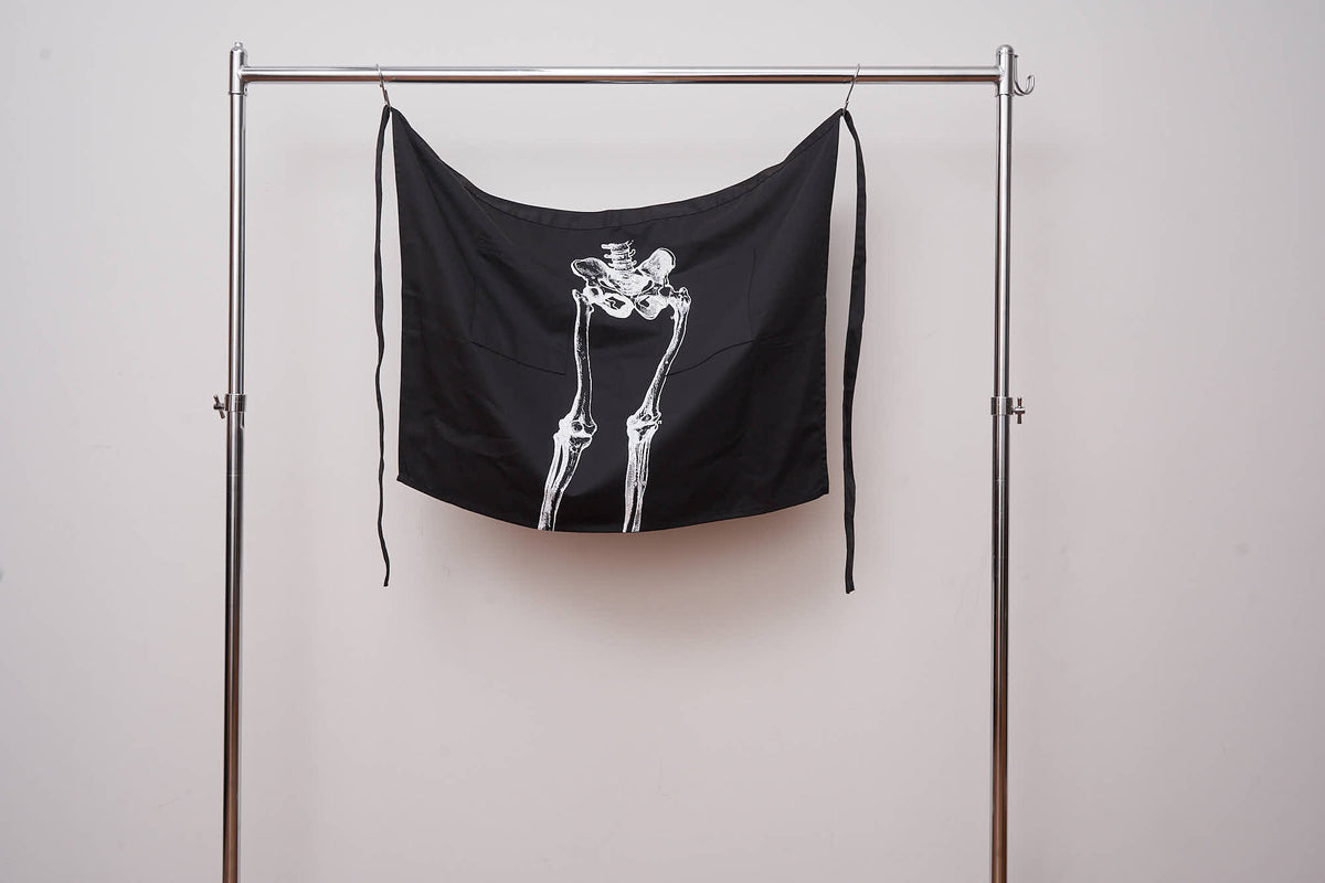 TODAY edition : SKELETON APRON