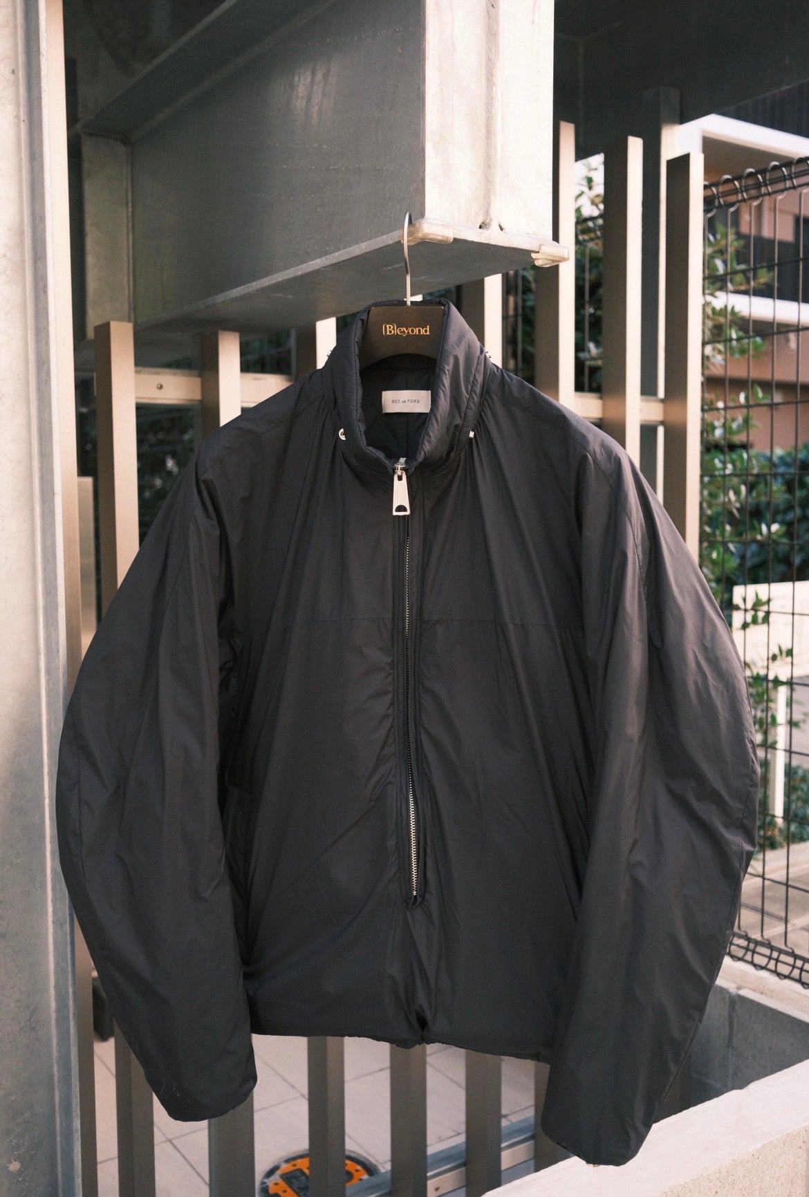 BED j.w. FORD : Over Hood / Black