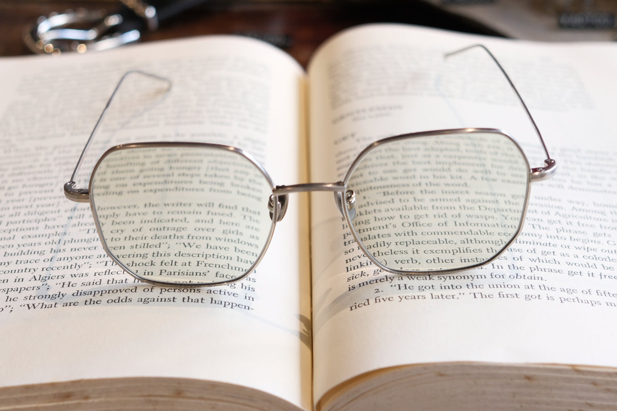 corner : Brautigan / Mat silver