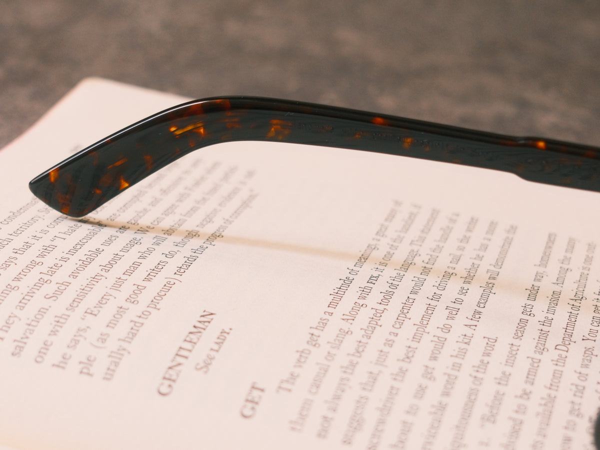 corner : French Arnel / Dark Demi