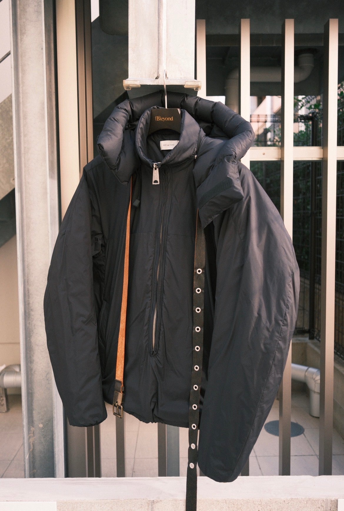 BED j.w. FORD : Over Hood / Black