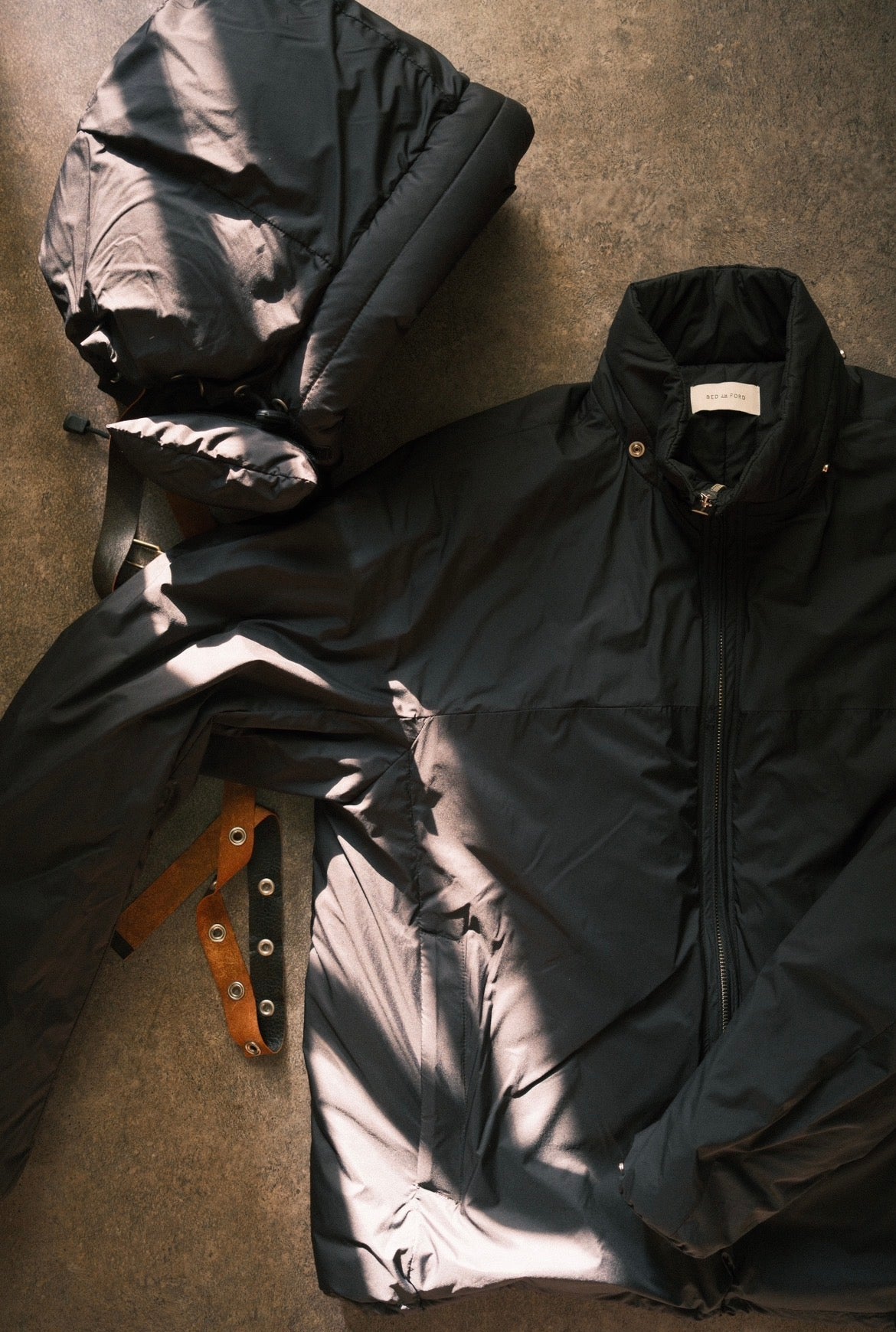 BED j.w. FORD : Over Hood / Black