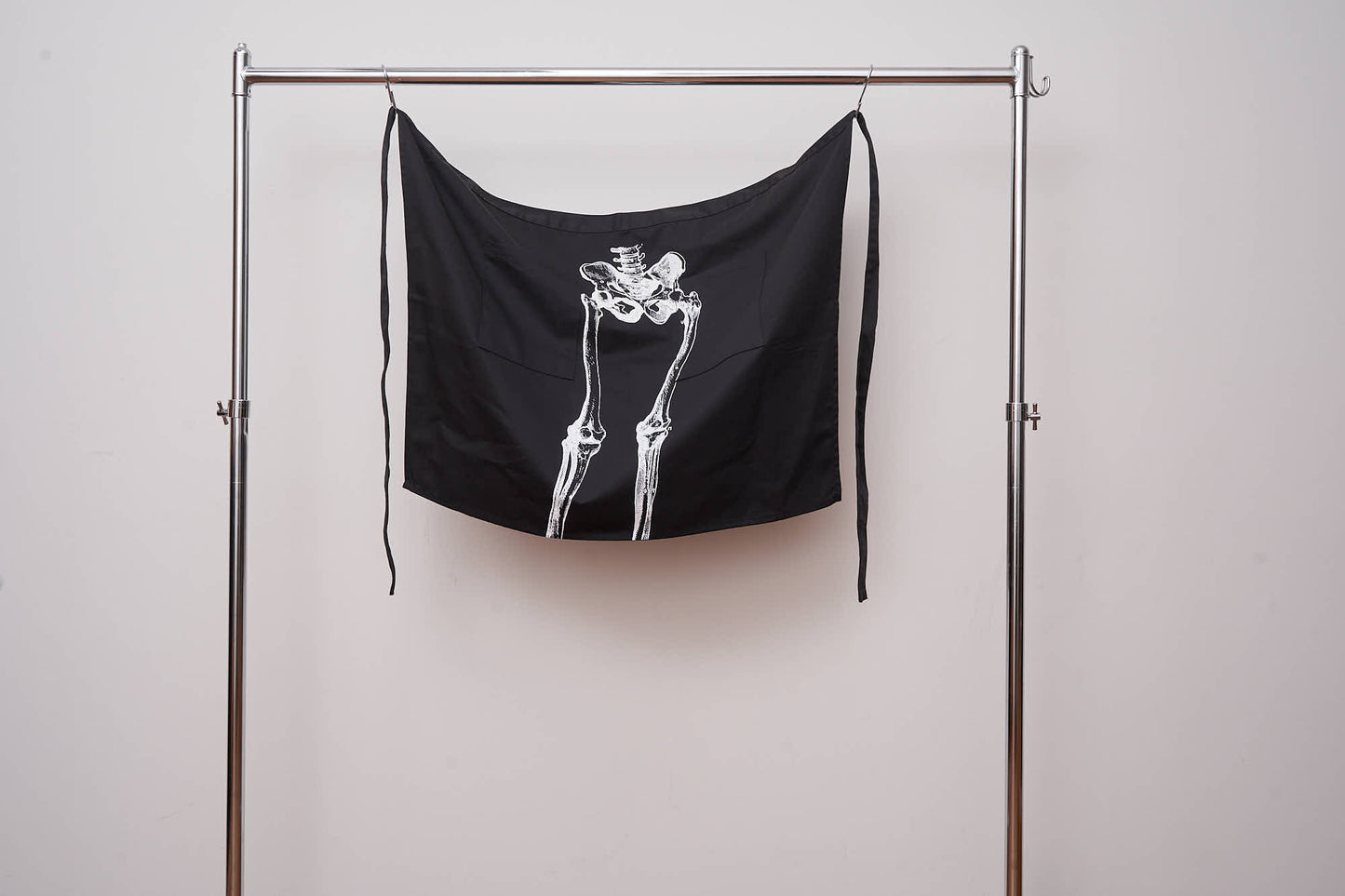 TODAY edition : SKELETON APRON