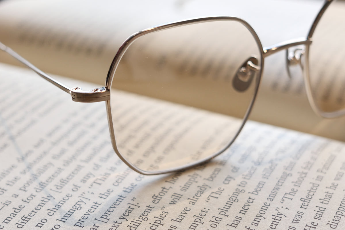 corner : Brautigan / Mat gold