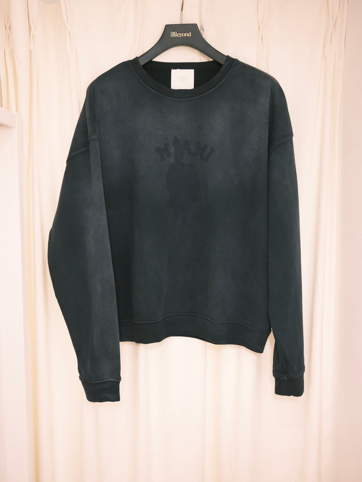 TODAY edition : PATCH MARK SWEATSHIRT / BLACK