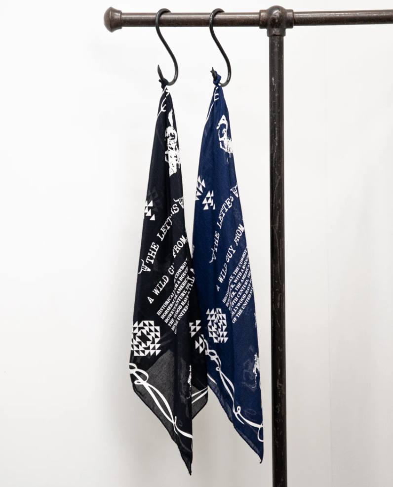 The Letters：A WILD GUY FROMWESTERN BANDANA / NAVY