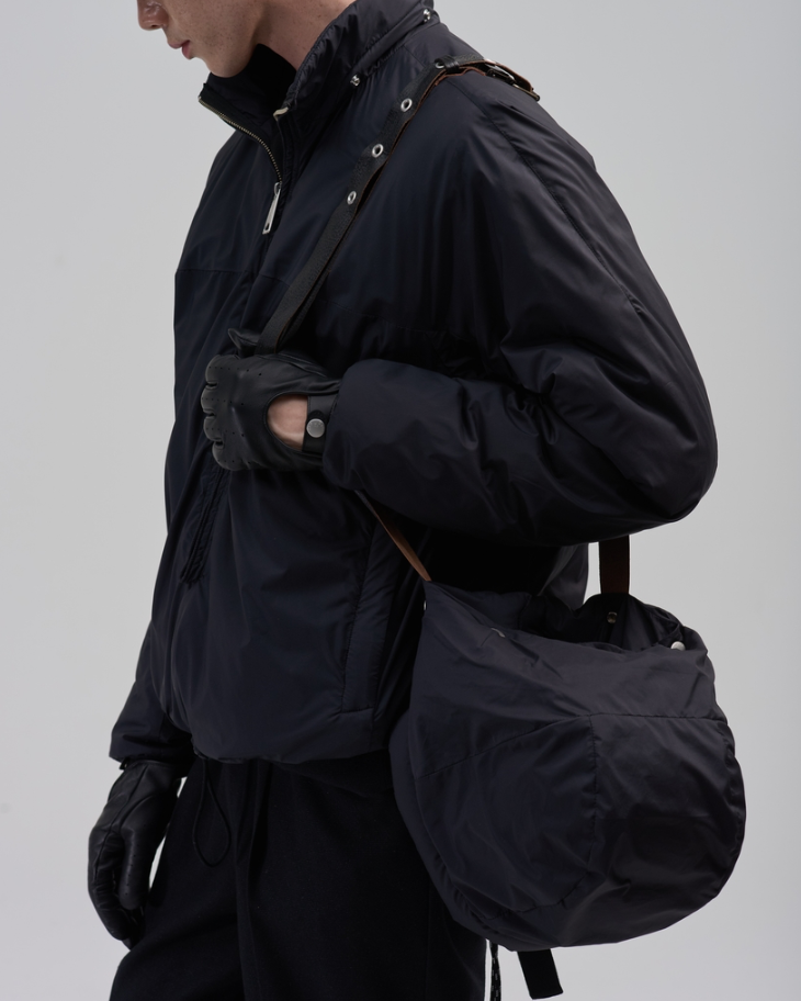 BED j.w. FORD : Over Hood / Black