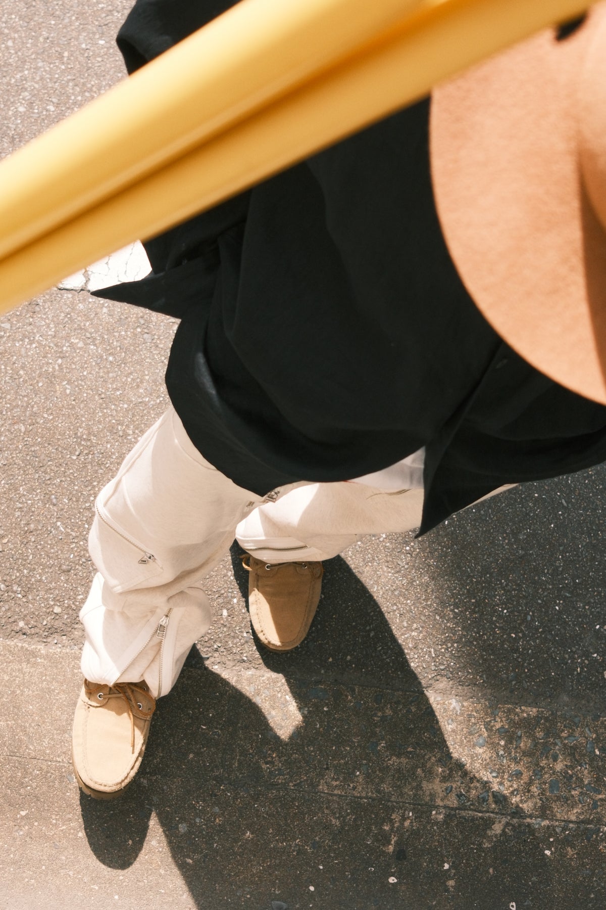 OLDPARK : PARACHUTE SWEAT PANTS (OATMEAL)