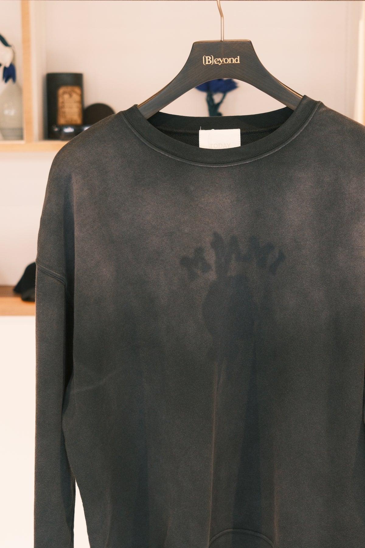 TODAY edition : PATCH MARK SWEATSHIRT / BLACK