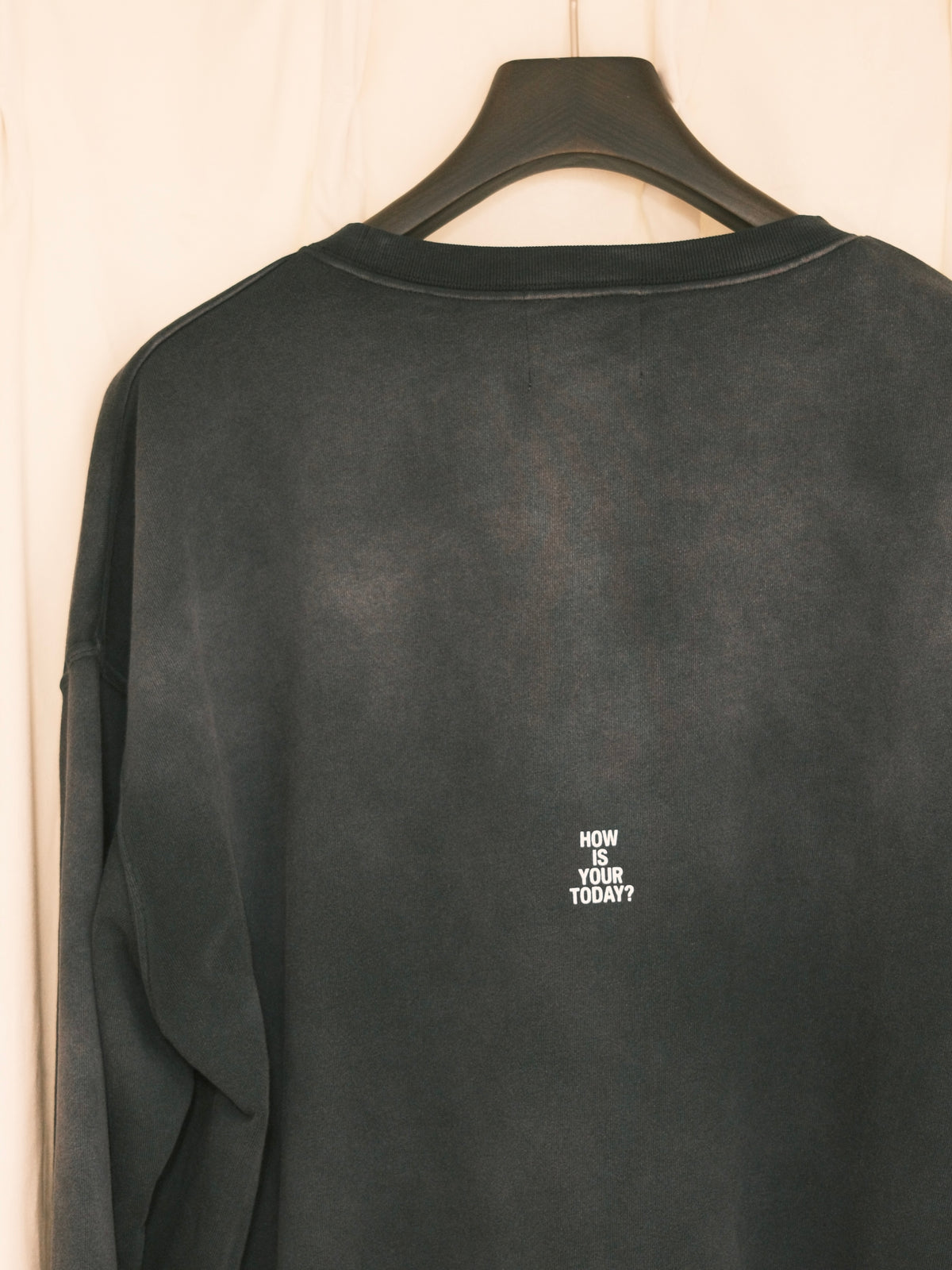 TODAY edition : PATCH MARK SWEATSHIRT / BLACK