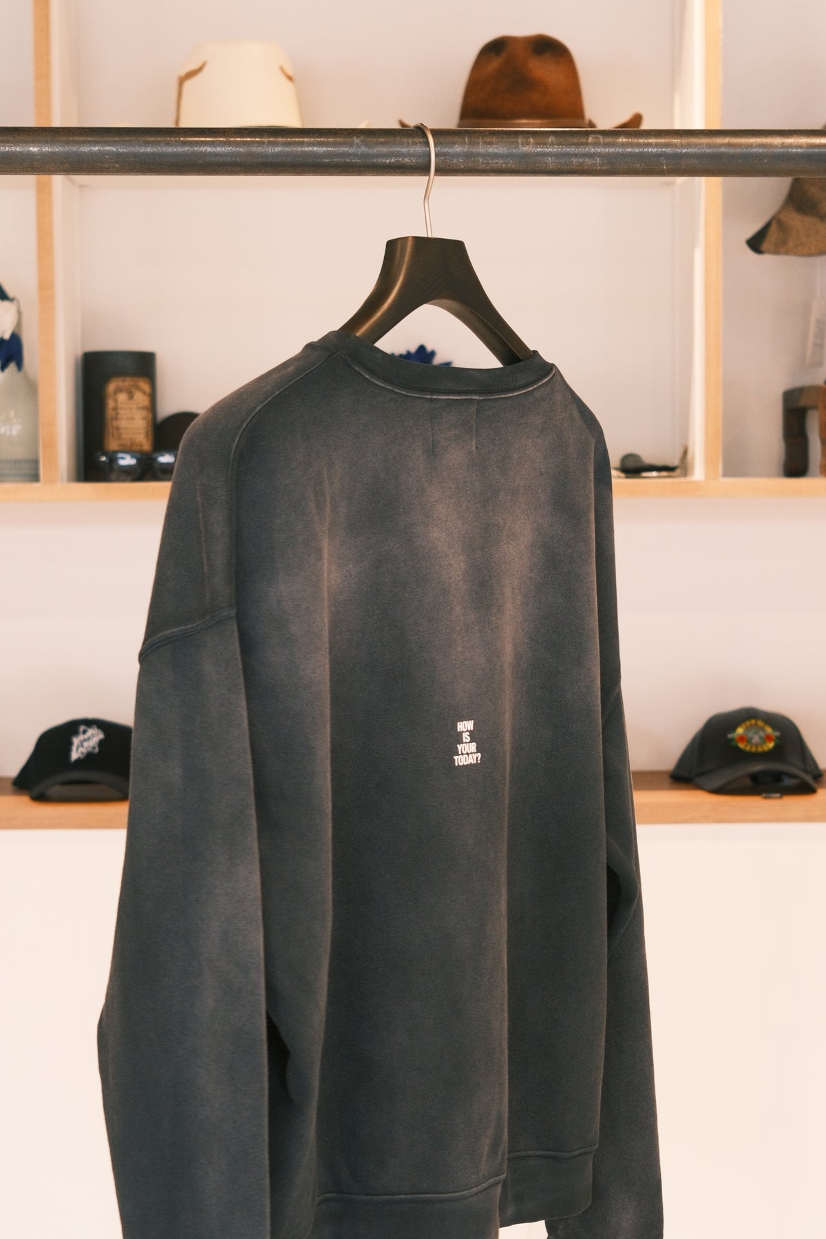 TODAY edition : PATCH MARK SWEATSHIRT / BLACK
