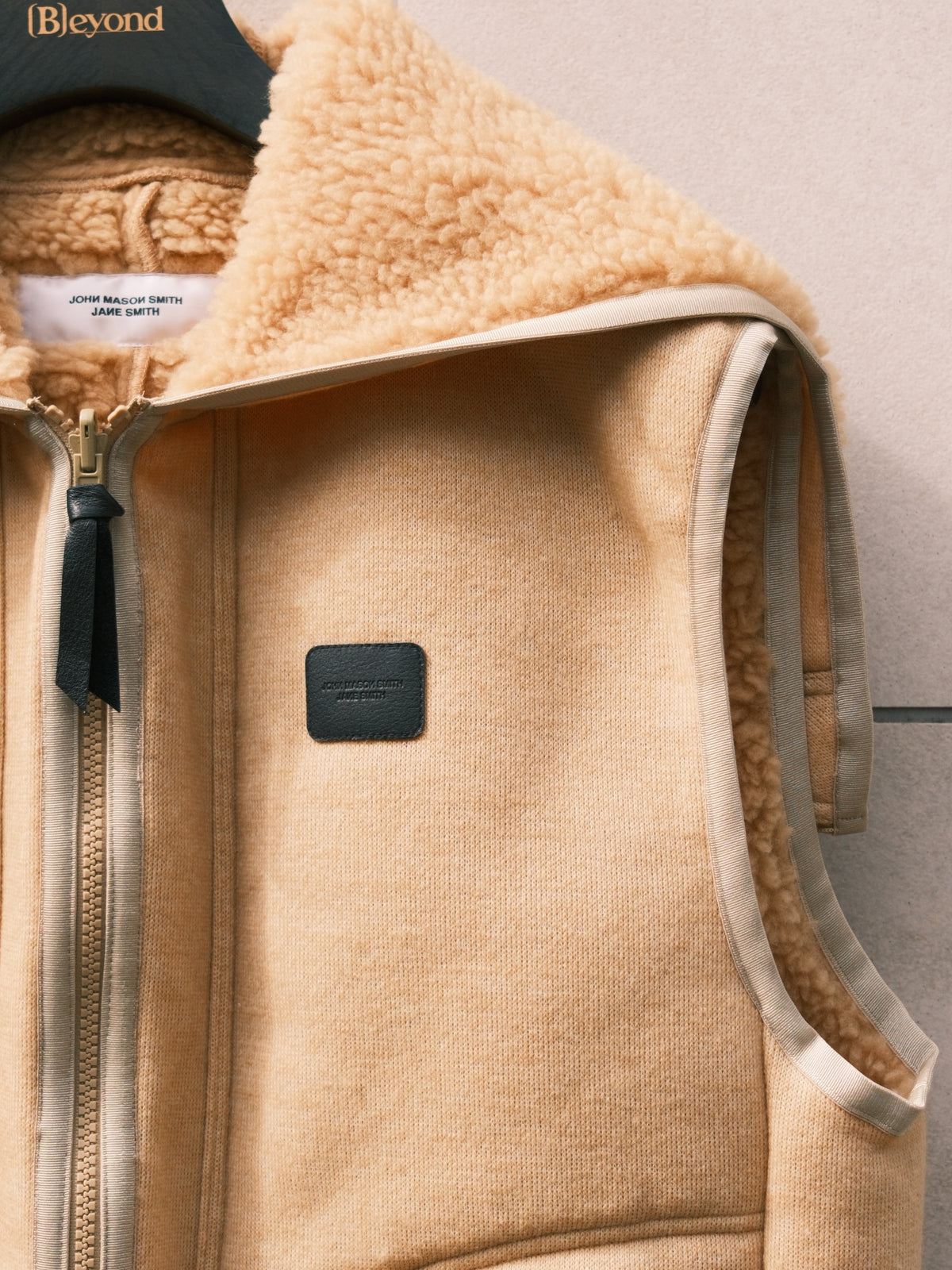 JOHN MASON SMITH / JANE SMITH : POLYESTER BOA FLEECE REVERSIBLE ZIP UP HOODED VEST
