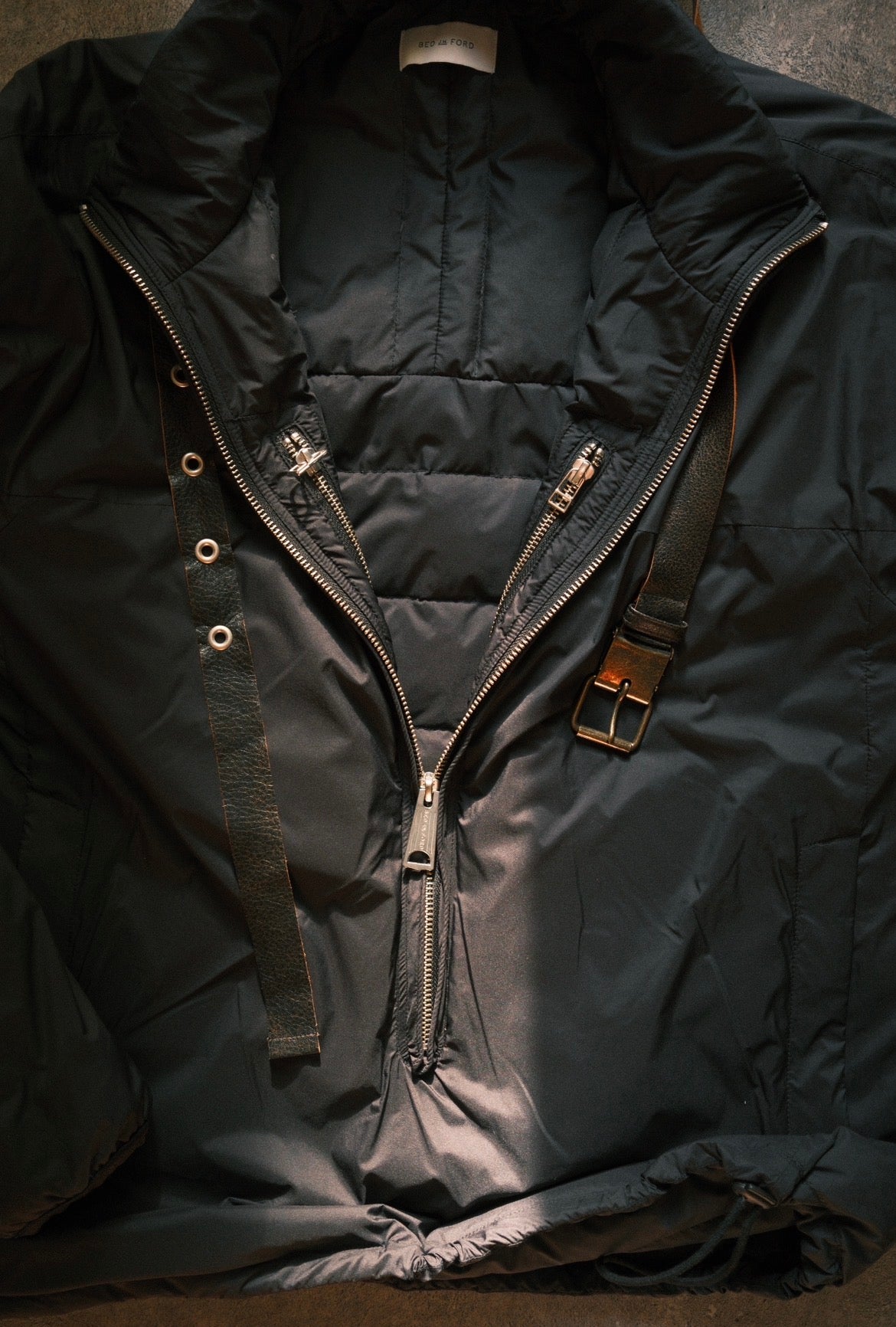 BED j.w. FORD : Over Hood / Black