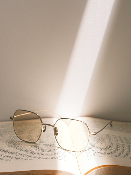 corner : Brautigan / Mat gold