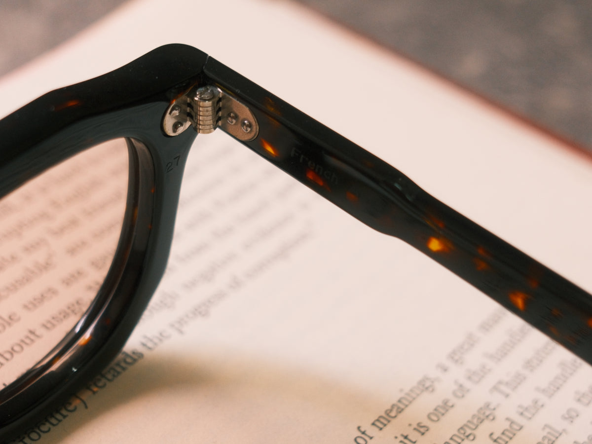 corner : French Arnel / Dark Demi