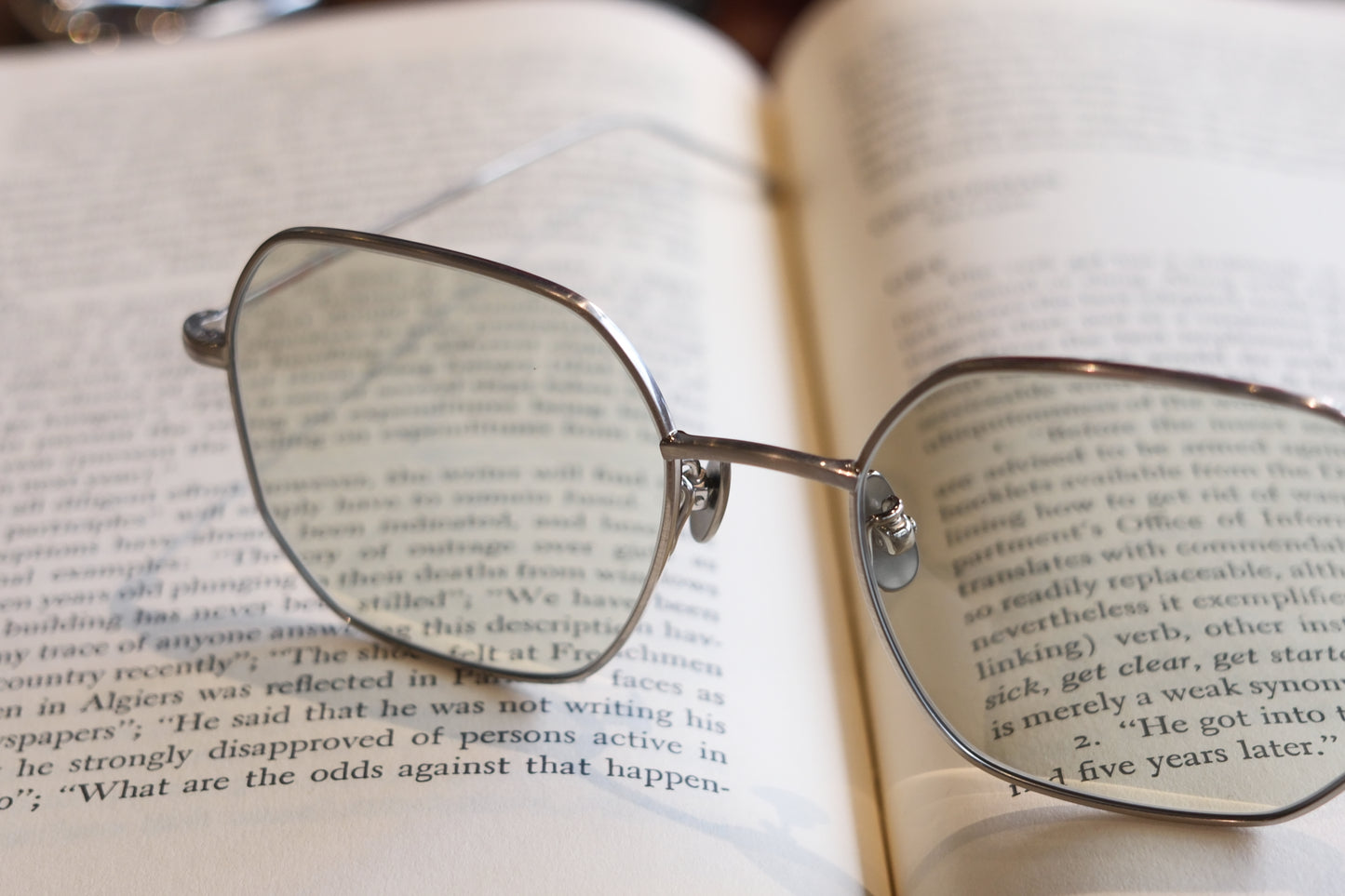 corner : Brautigan / Mat silver