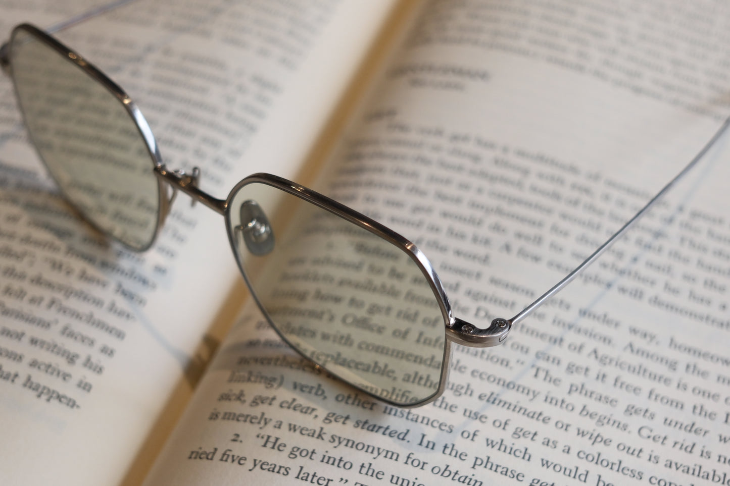 corner : Brautigan / Mat silver