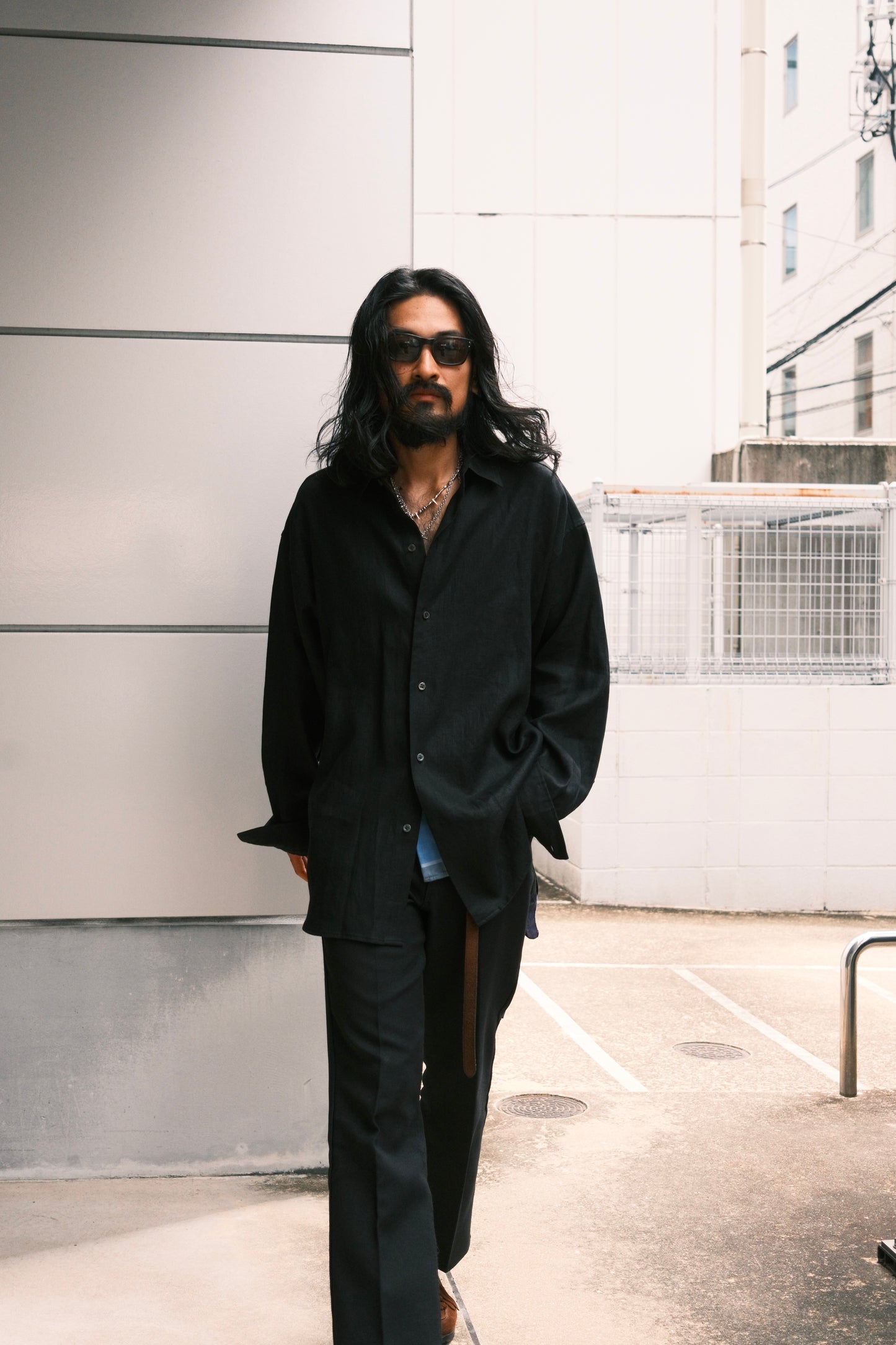 JUHA：EX.SURFACE DYED LINEN SHIRT / BLACK