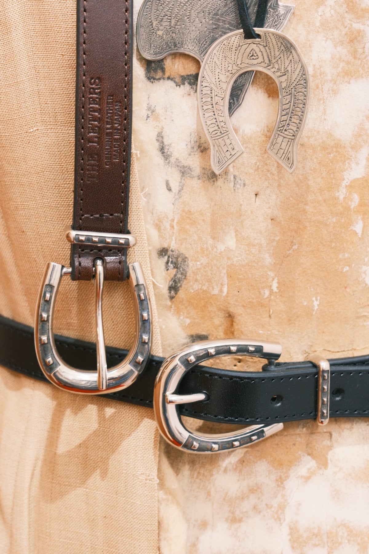 The Letters : DOUBLE SIDED HORSESHOE LONG BELT -COW HIDE- / BLACK