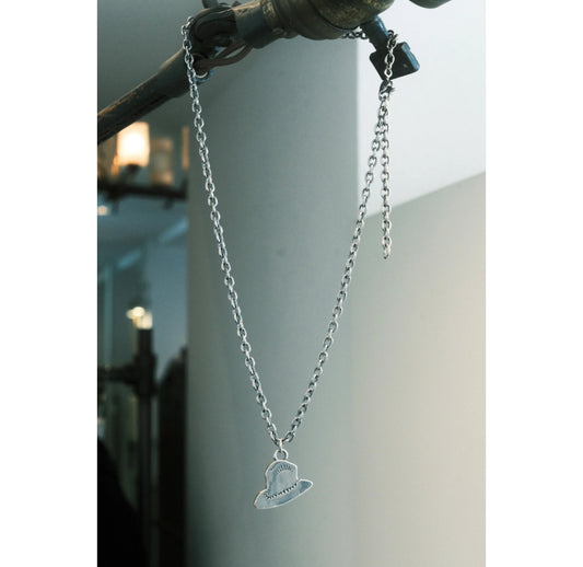 The Letters : HAT CHAIN NECKLACE