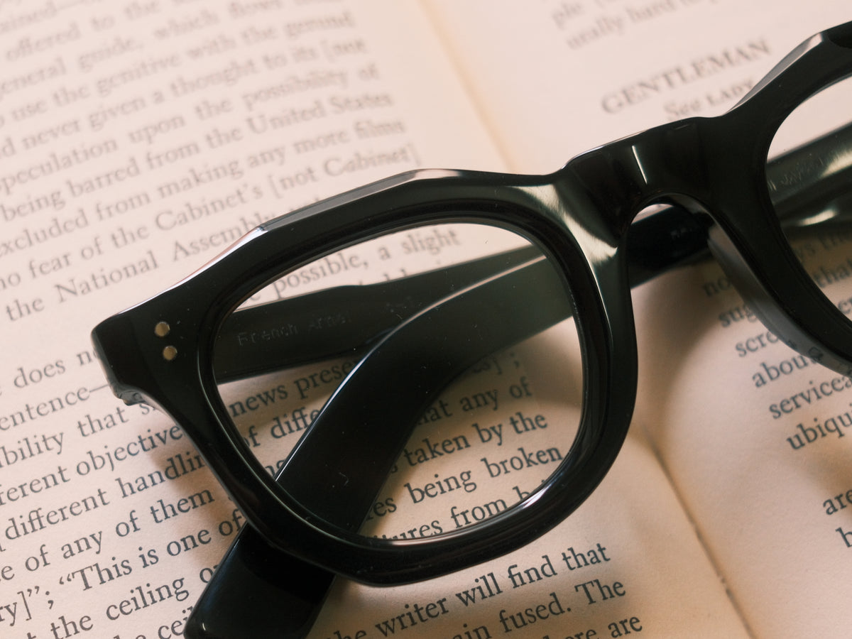 corner : French Arnel / Record Black
