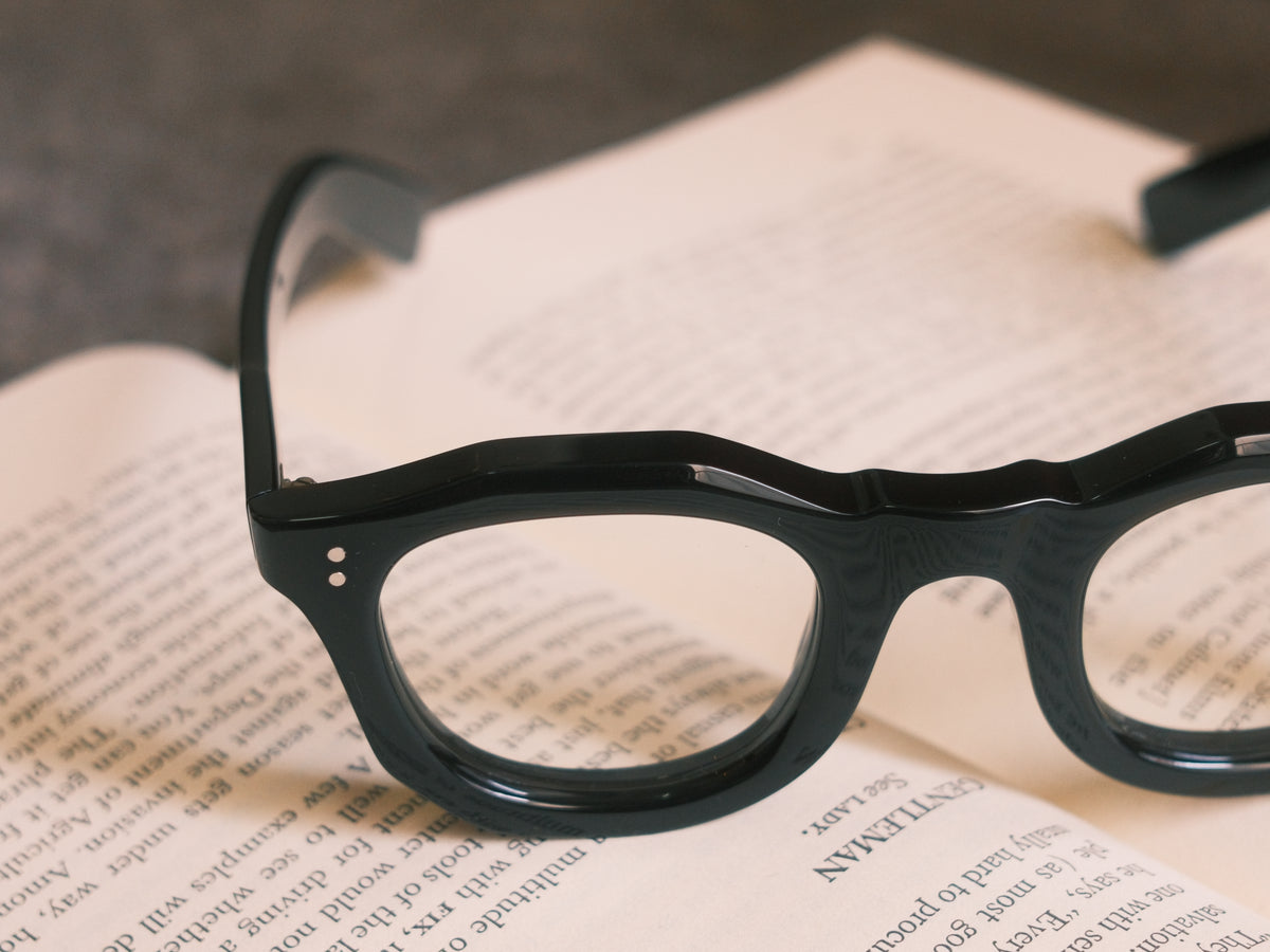 corner : French Arnel / Record Black