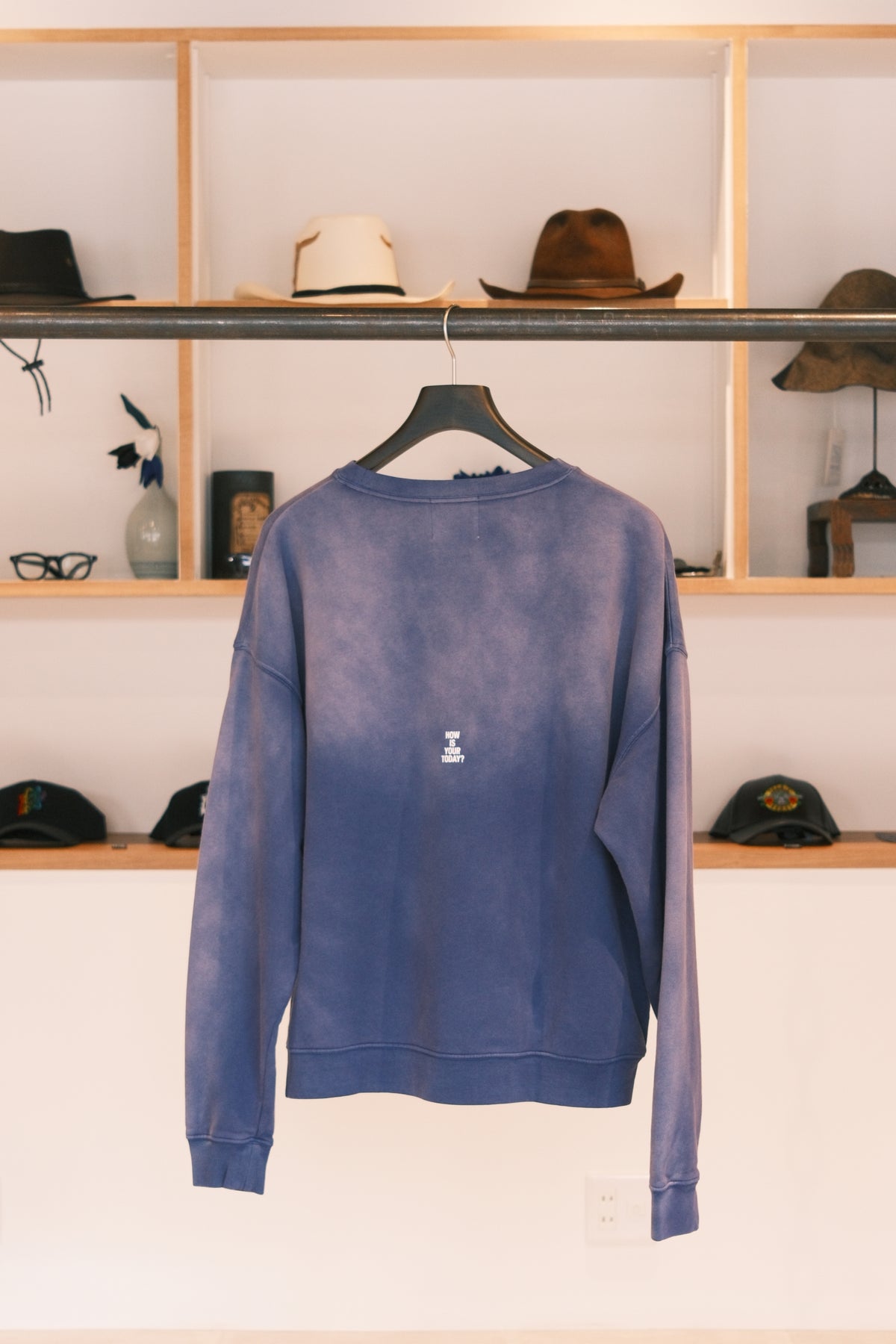 TODAY edition : PATCH MARK SWEATSHIRT / NAVY