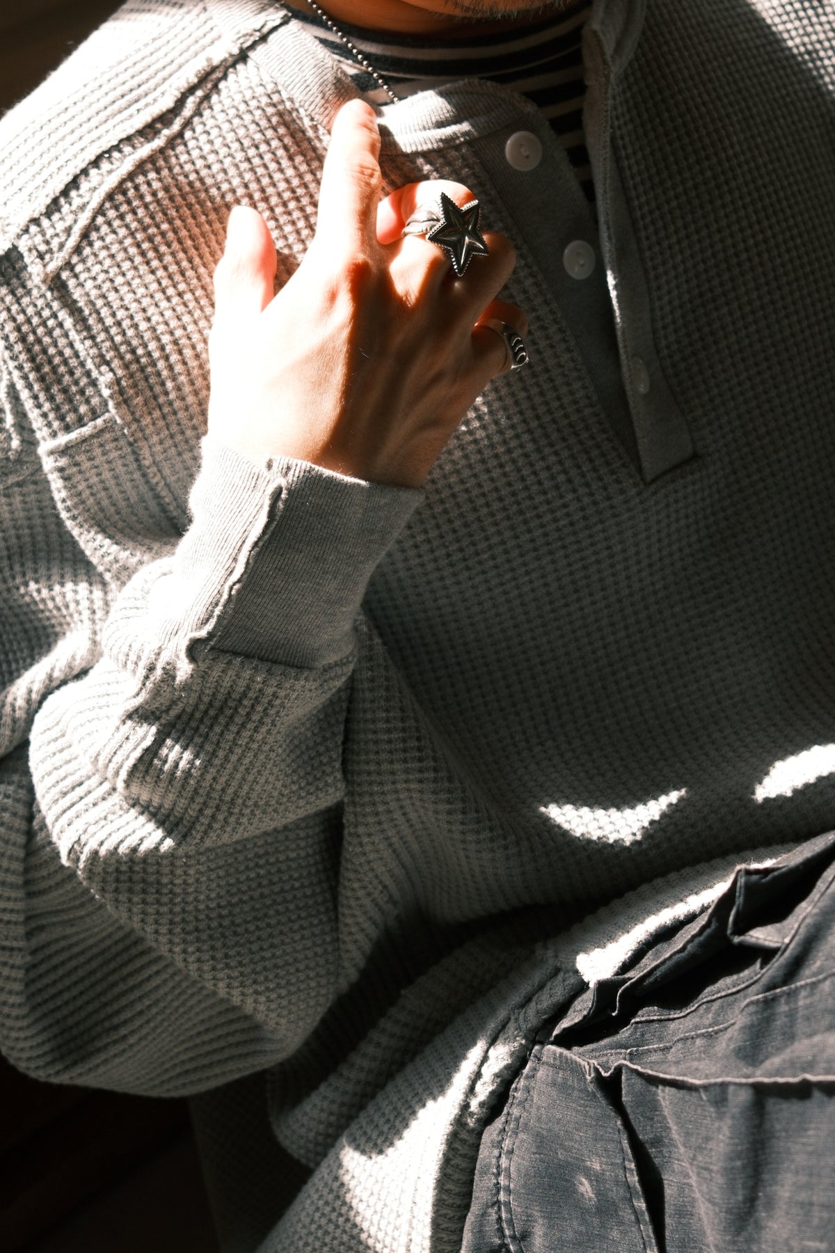 OLDPARK : WAFFLE HENLEY L/S (x Healthknit) / GRAY