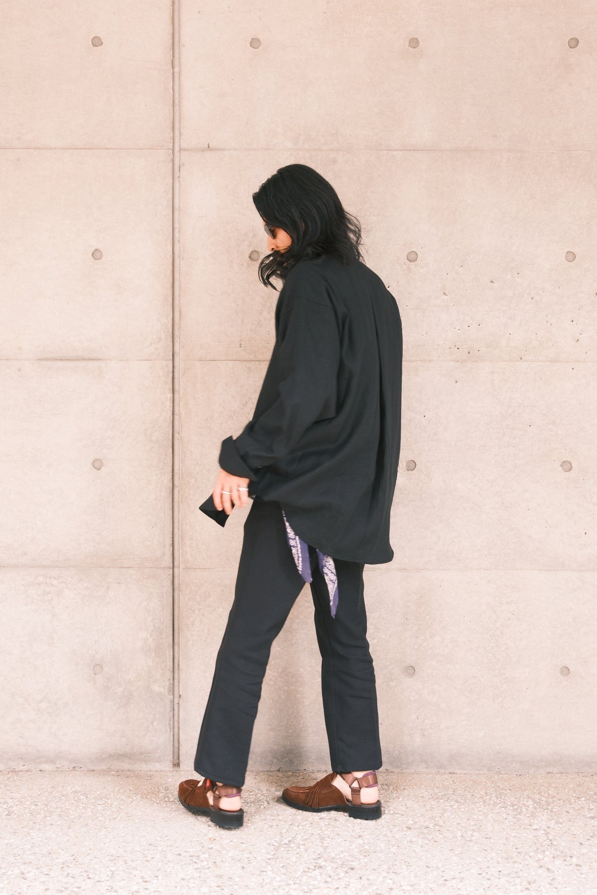 JUHA：EX.SURFACE DYED LINEN SHIRT / BLACK