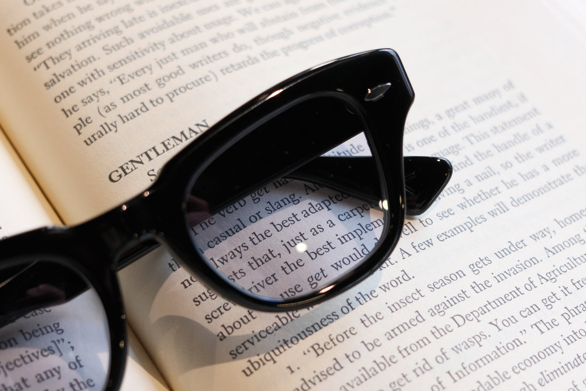 corner : Pre W.F / Record Black