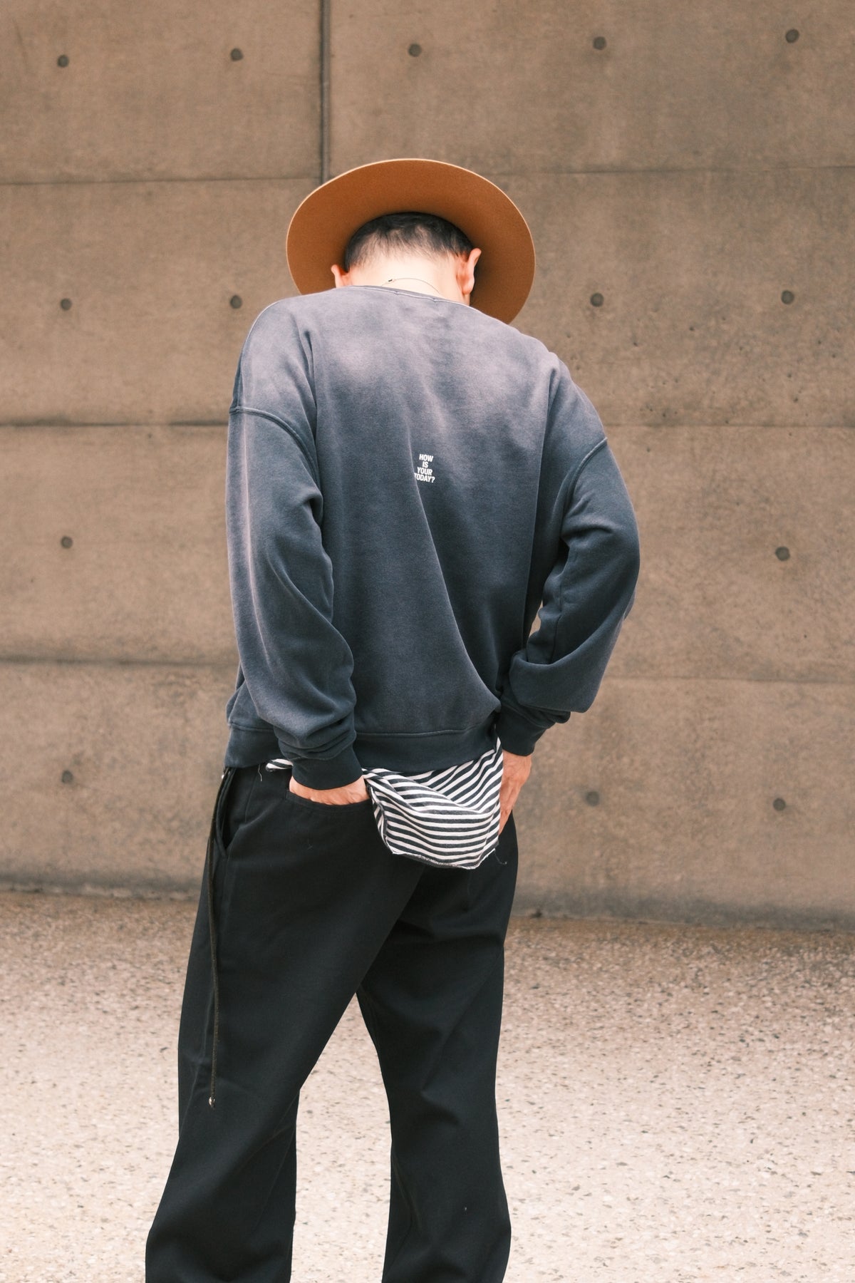 TODAY edition : PATCH MARK SWEATSHIRT / BLACK