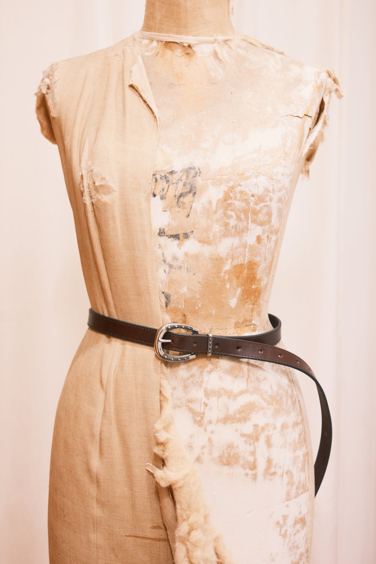 The Letters : DOUBLE SIDED HORSESHOE LONG BELT -COW HIDE- / CHOCOLATE
