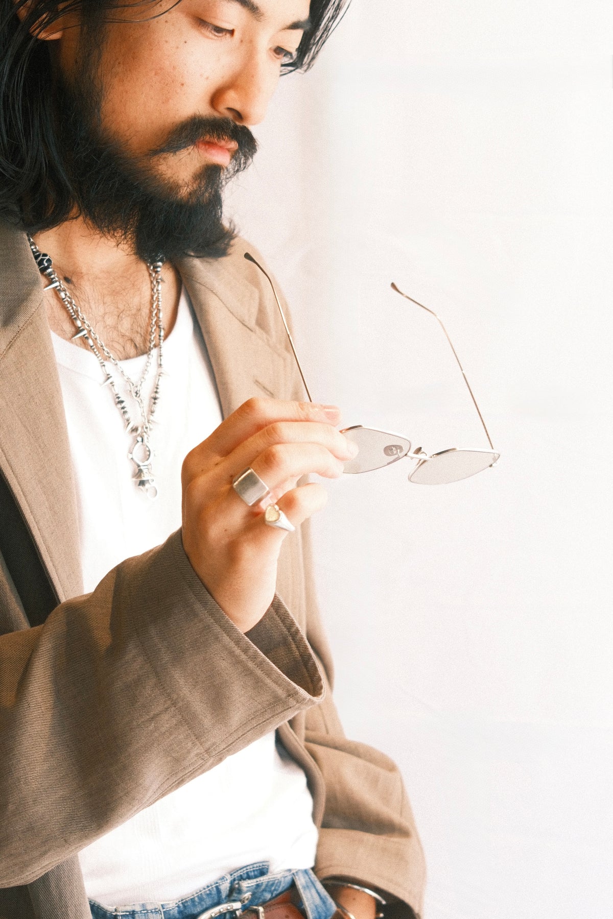 corner : Brautigan / Mat silver