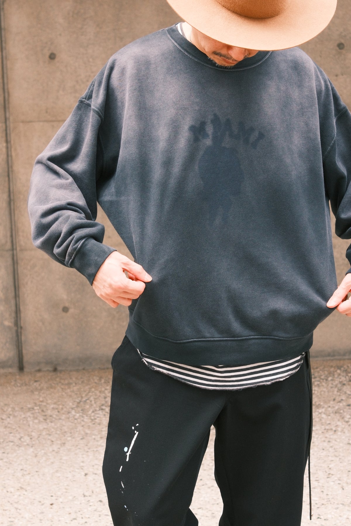 TODAY edition : PATCH MARK SWEATSHIRT / BLACK