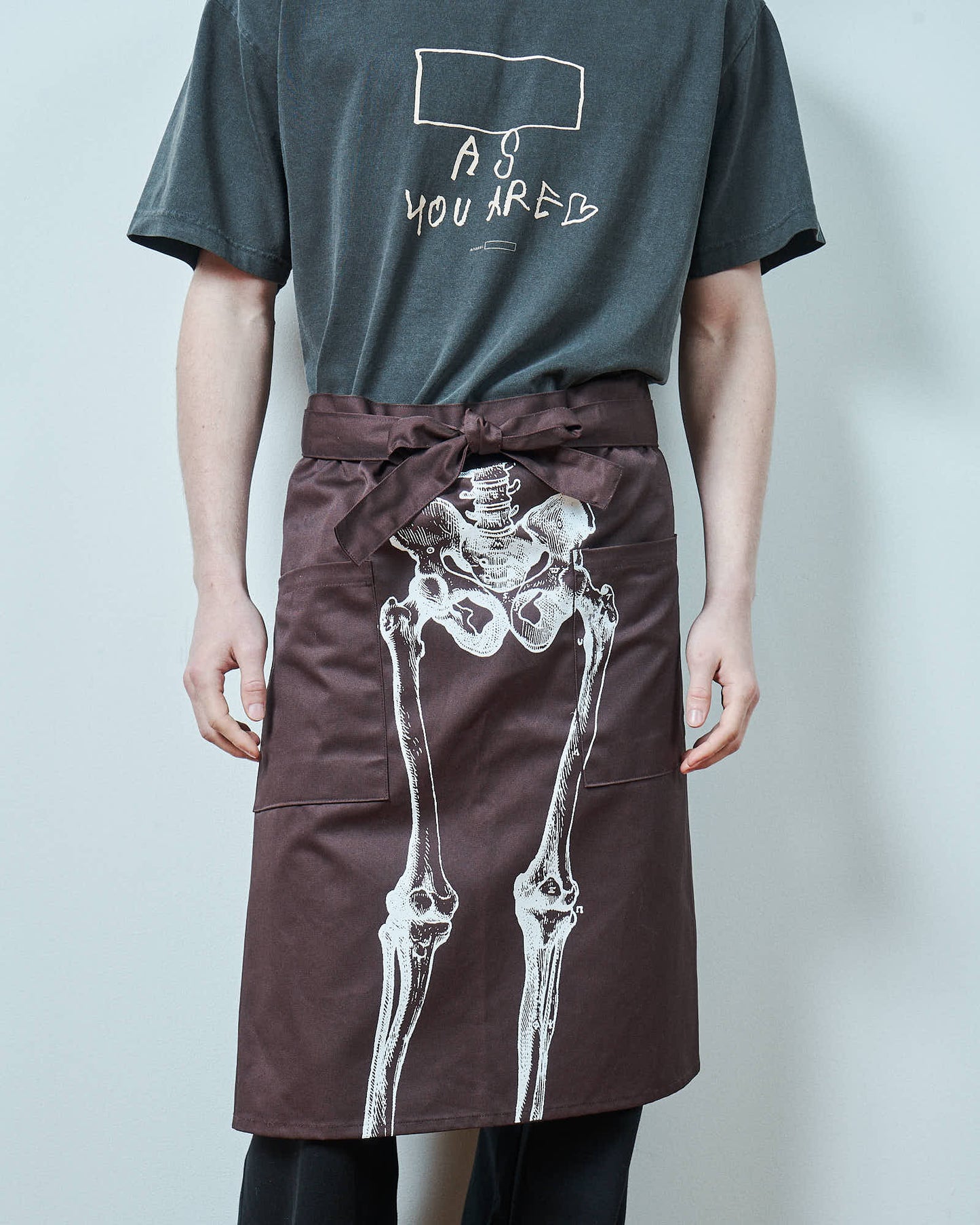 TODAY edition : SKELETON APRON