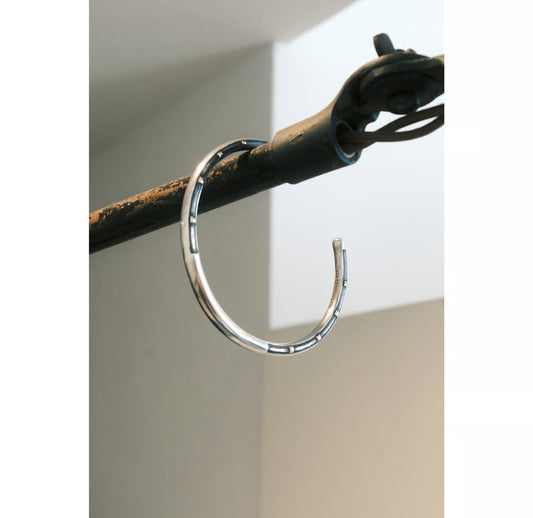 The Letters : HORSESHOE BANGLE