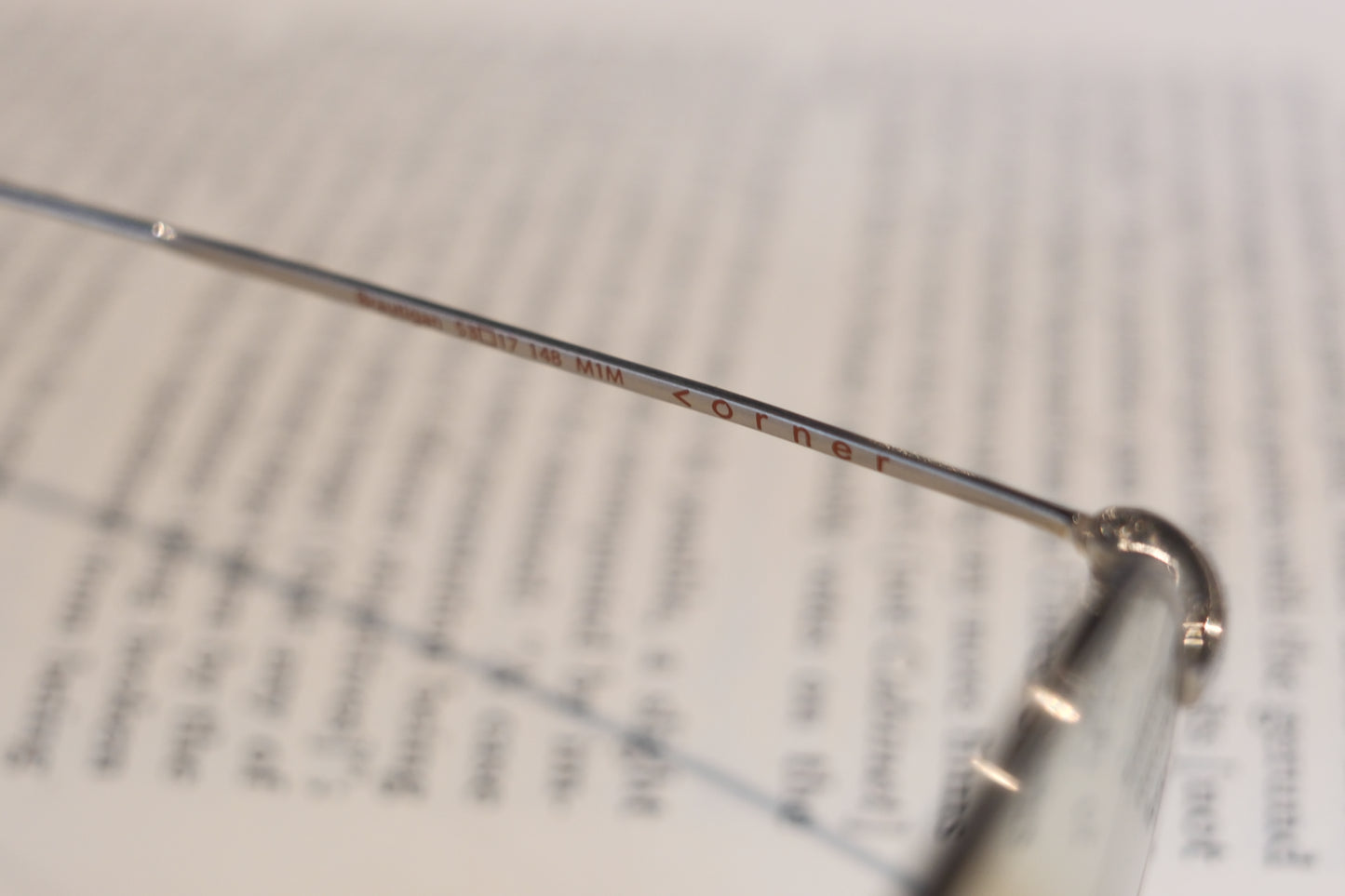 corner : Brautigan / Mat silver
