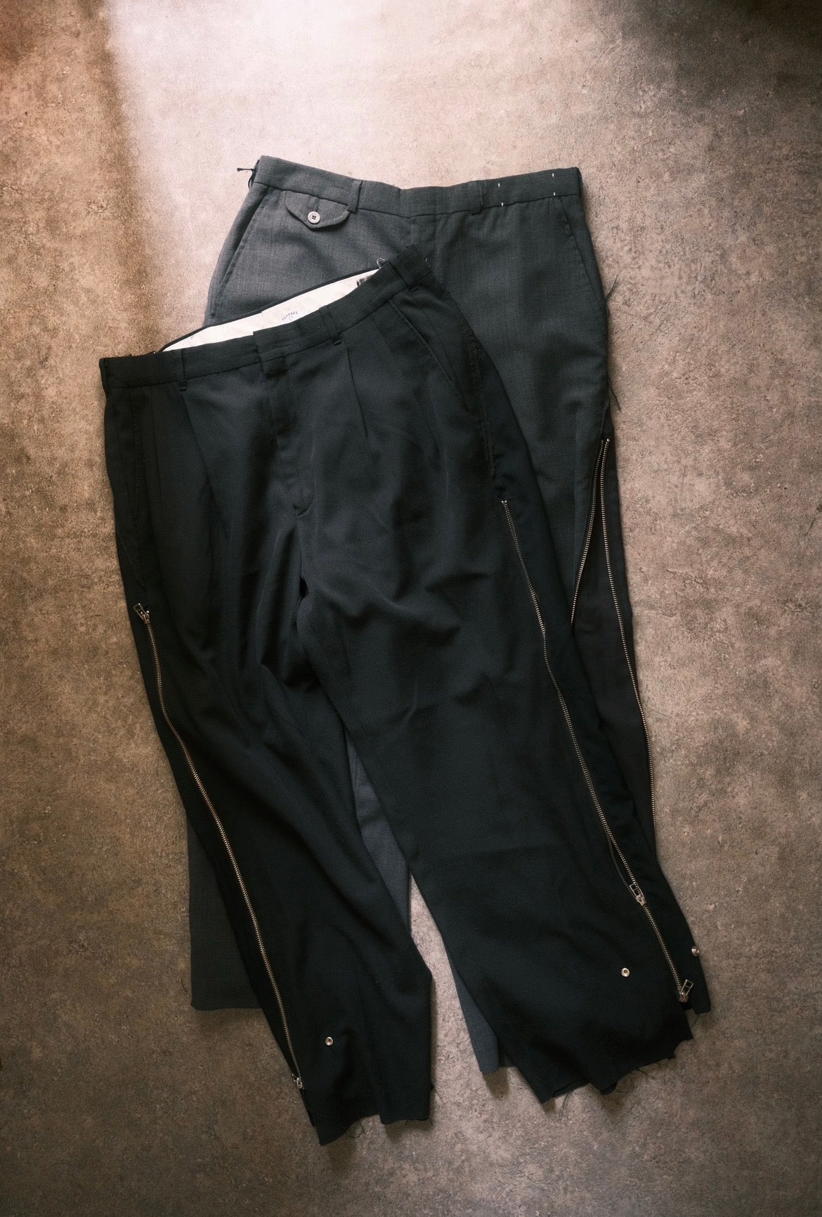 OLDPARK : ZIP BAGGY PANTS -SLACKS- (BLACK、XLサイズ)