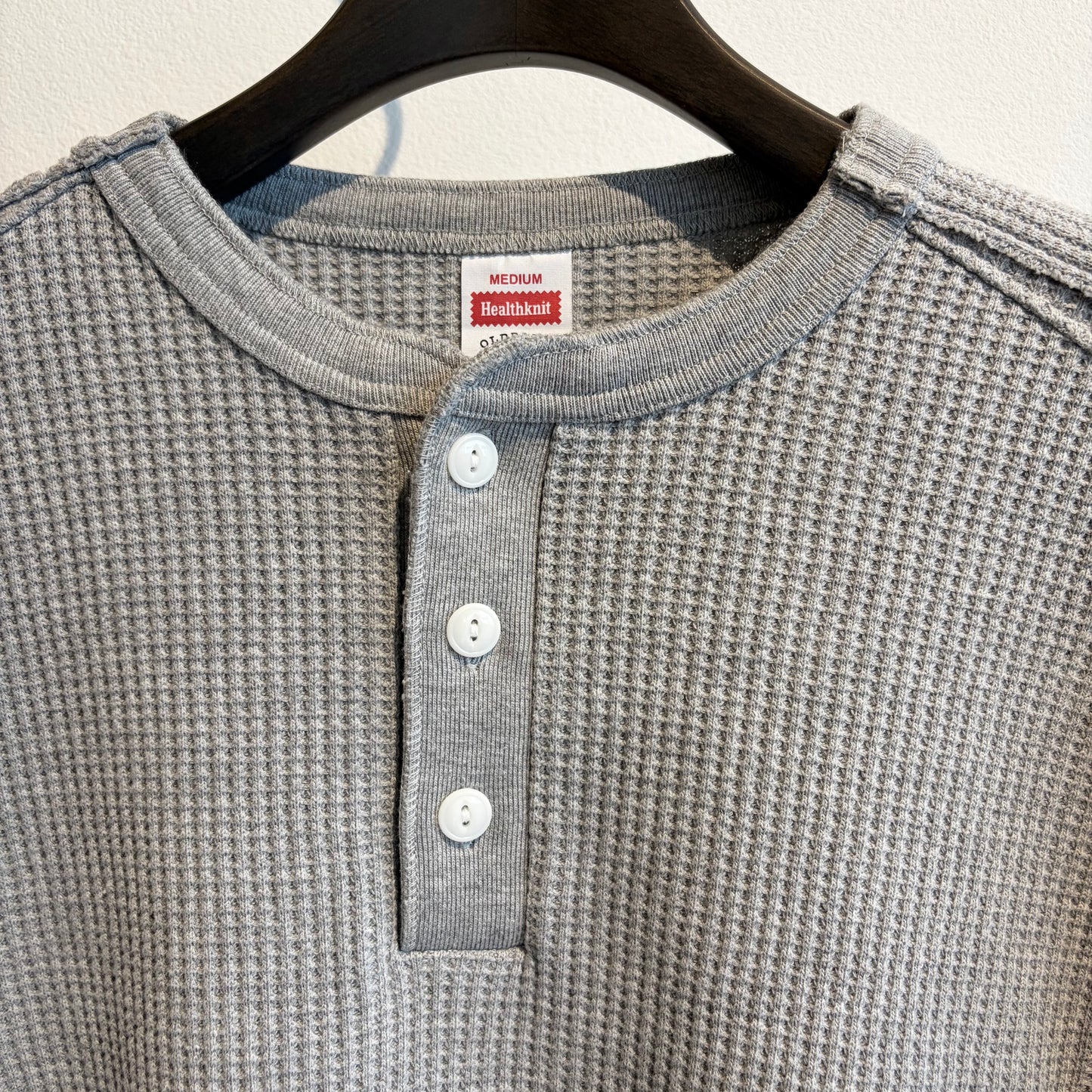 OLDPARK : WAFFLE HENLEY L/S (x Healthknit) / GRAY