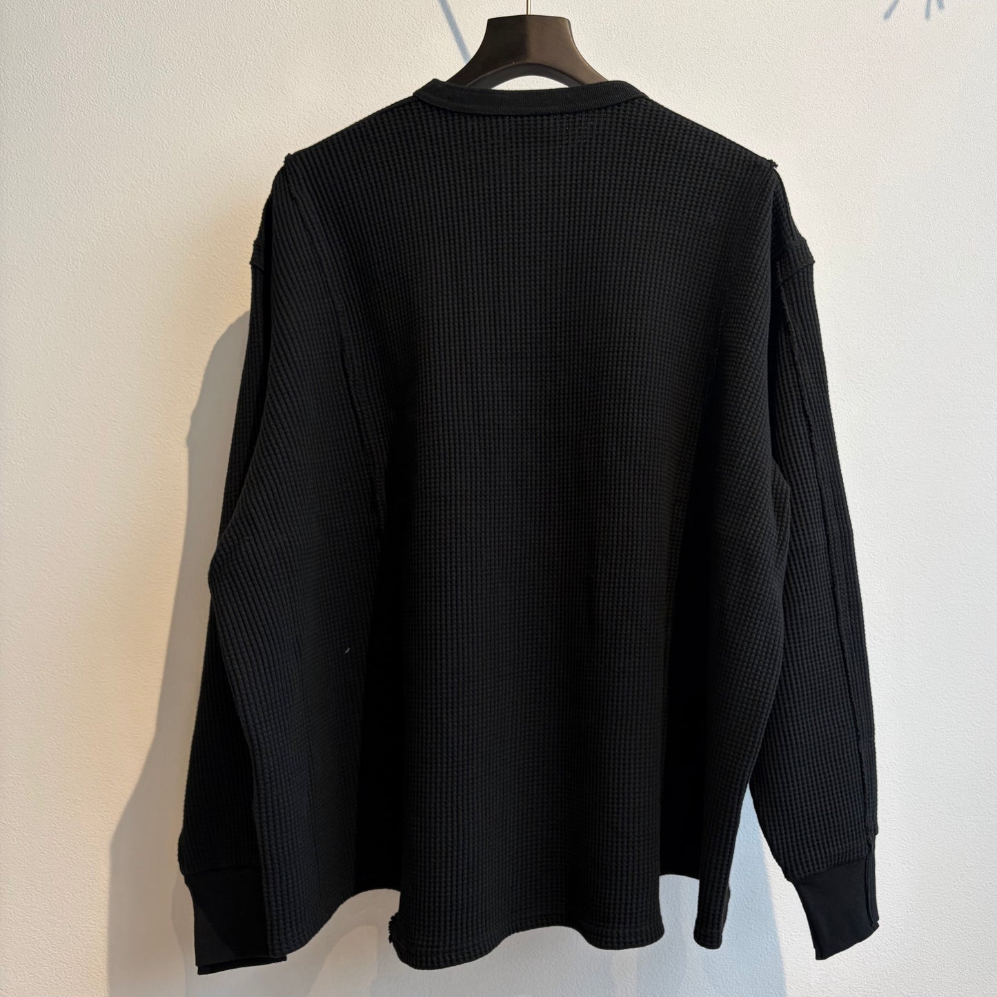 OLDPARK : WAFFLE HENLEY L/S (x Healthknit) / BLACK